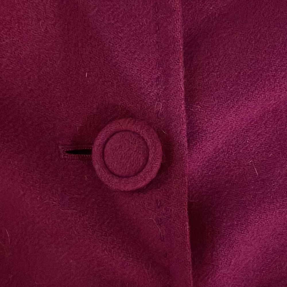 vintage style button up jacket

Need to down size my closet - Picture 4 of 7